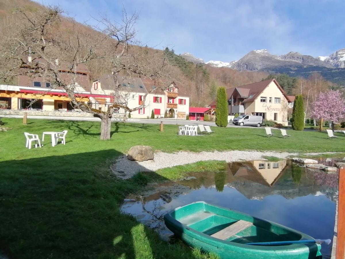 La Neyrette Hotel Saint-Disdier-en-Devoluy Exterior photo